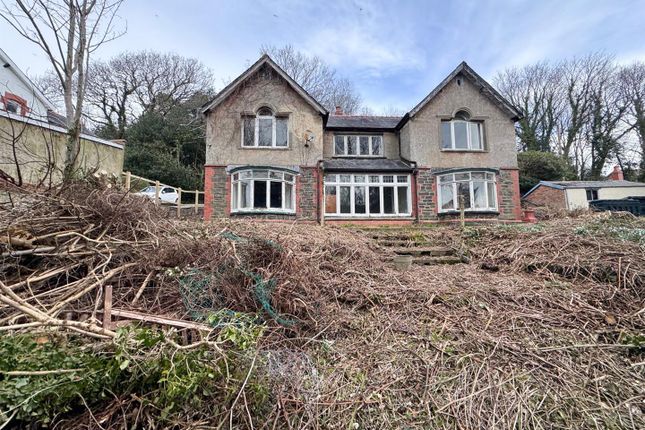 4 bed property, in Rhydyfelin, £265,000