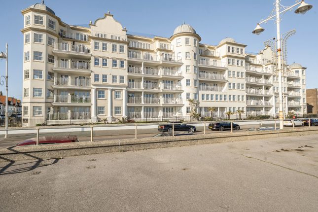 3 bed property, in The Esplanade, £550,000