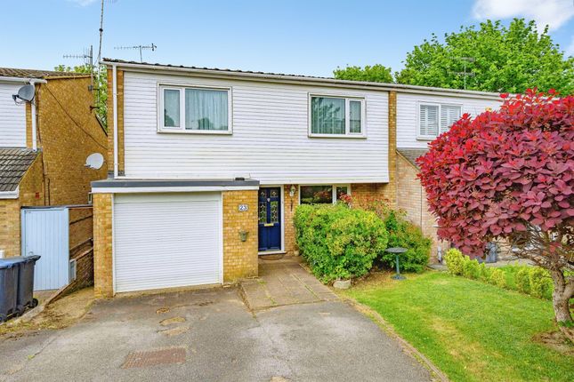 3 bed property, in Caernarvon Close, £575,000