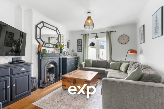 3 bed property, in Southgate Avenue, £475,000