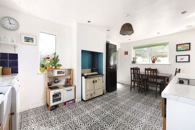 3 bed property, in Treliddon Lane, £300,000