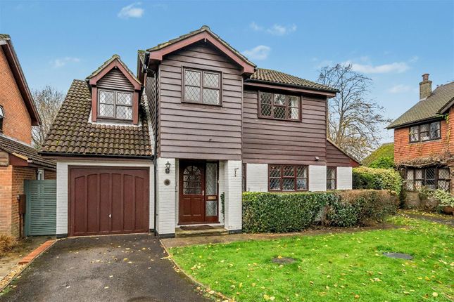 4 bed property, in Bunch Way, £750,000