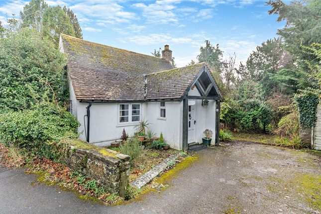 2 bed property, in Belmont, £400,000