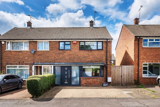 3 bed property, in Castle Drive, £550,000