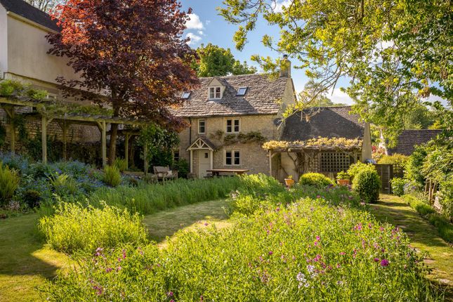 4 bed property, in Cheap Street, £795,000