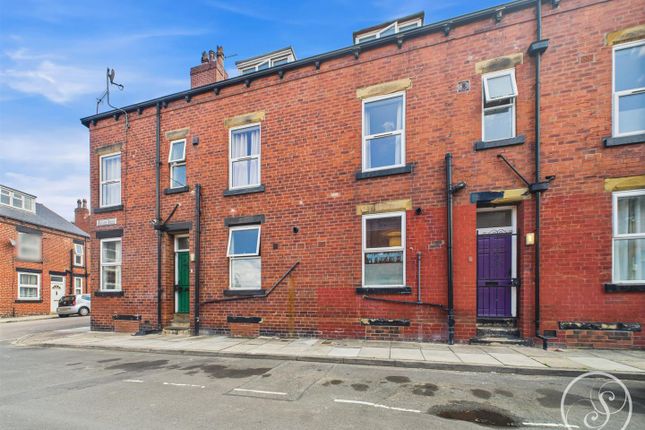 4 bed property, in Kepler Grove, £160,000