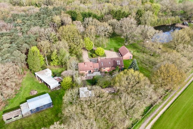 4 bed property, in Brown Wood Lane, £900,000