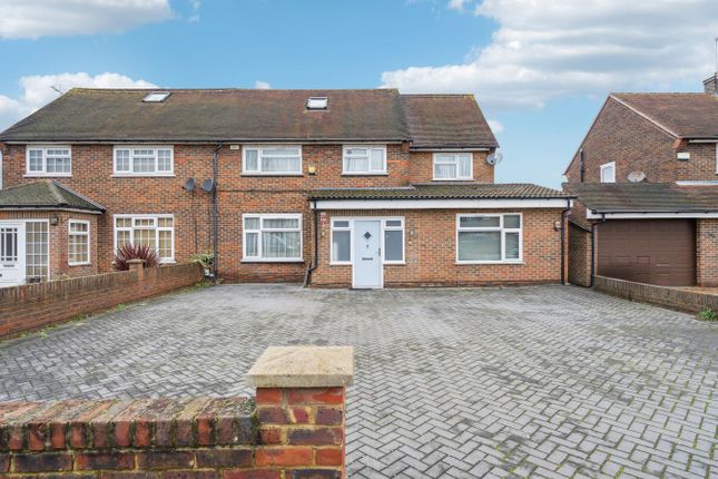 6 bed property, in High Street, £975,000