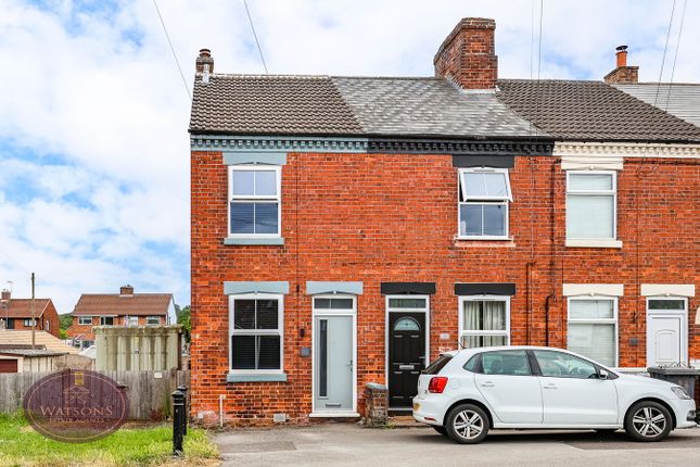 2 bed property, in Main Street, £170,000