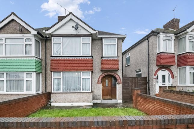 3 bed property, in Petts Hill, £535,000
