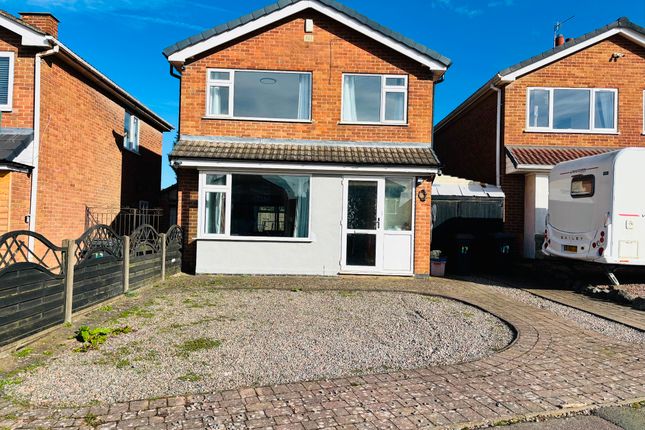 4 bed property, in Kenmore Crescent, £289,000