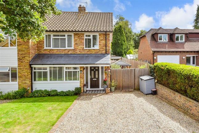 3 bed property, in Berwyn Grove, £450,000