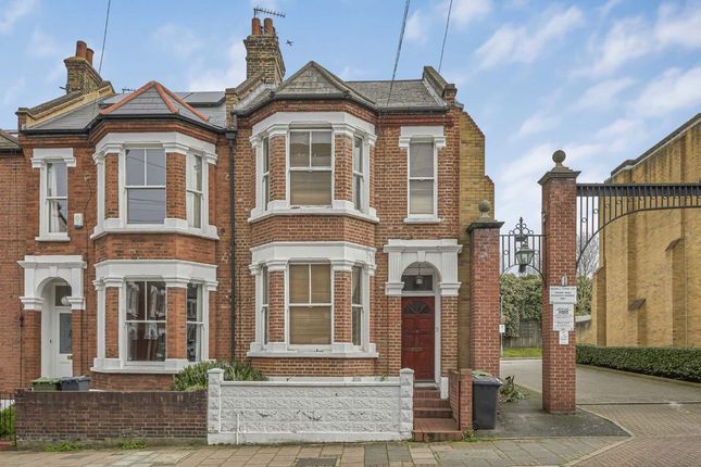 4 bed property, in Brayburne Avenue, £1,000,000