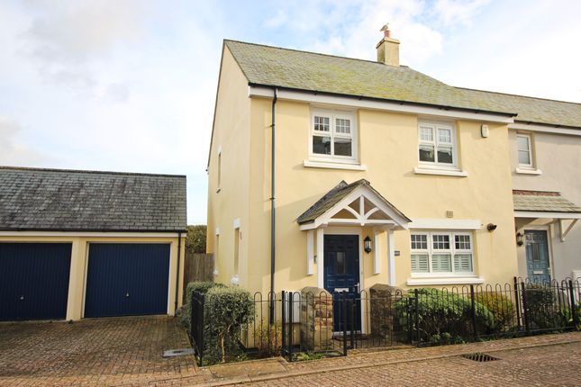 4 bed property, in Jubilee Close, £549,995