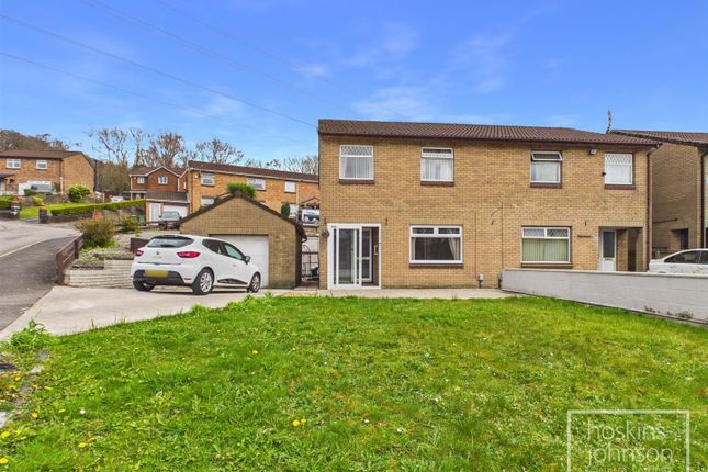 3 bed property, in Llys Corrwg, £242,000