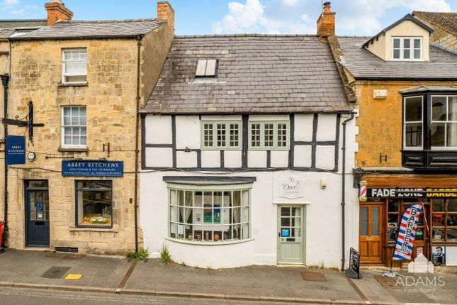 2 bed property, in High Street, £325,000
