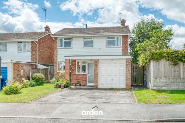 4 bed property, in Poplar Drive, £550,000