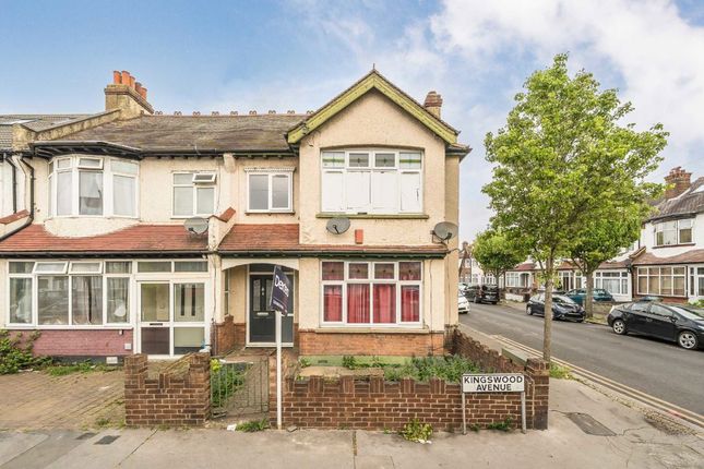 3 bed property, in Kingswood Avenue, £400,000