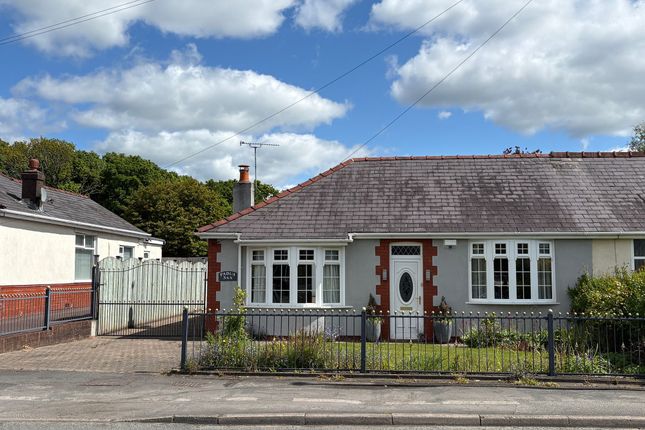 2 bed property, in Tag Lane, £300,000