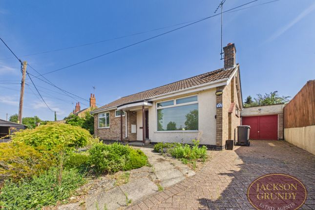 2 bed property, in Overstone Road, £295,000
