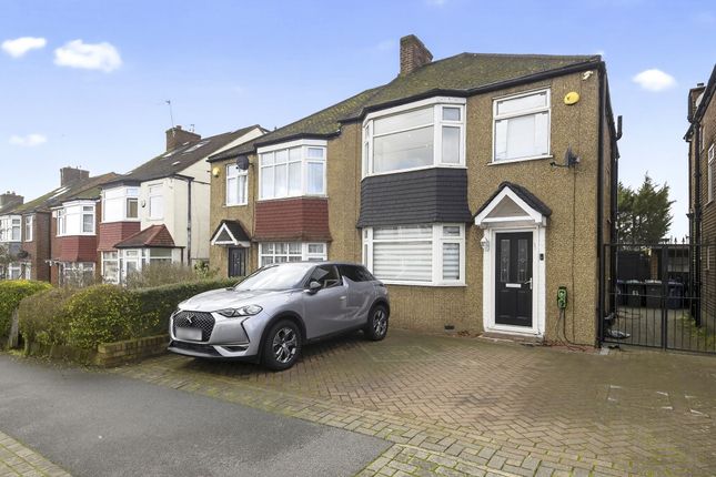 3 bed property, in Sherrards Way, £700,000