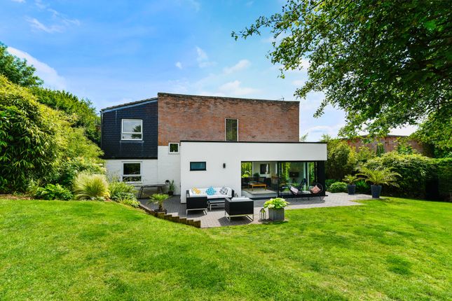 4 bed property, in Greenacre, £560,000