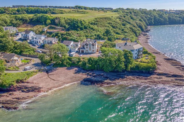 5 bed property, in Beach Road, £625,000