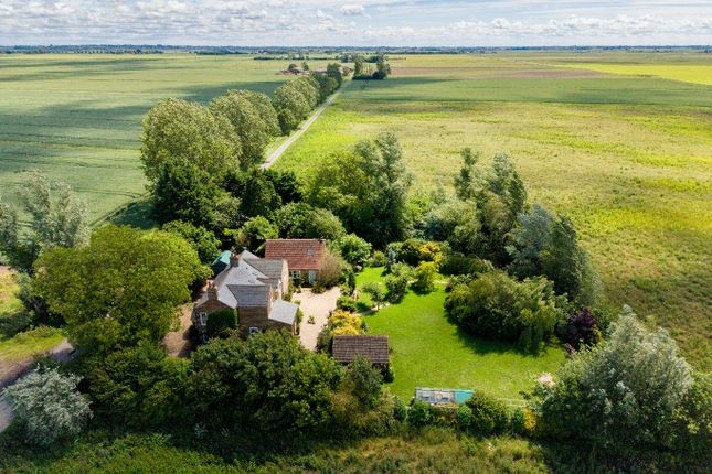 4 bed property, in Black Drove, £595,000