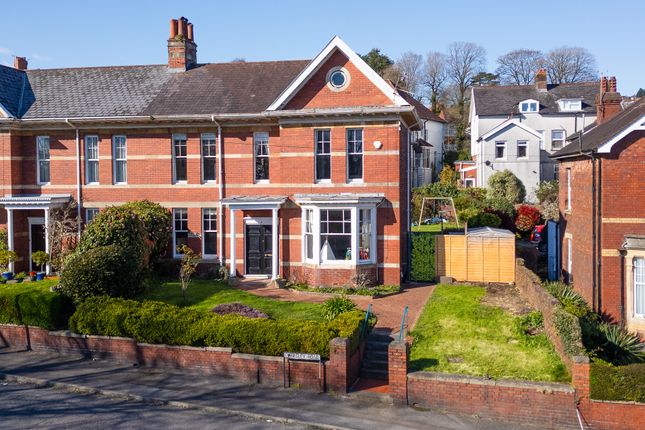 4 bed property, in Eversley Road, £425,000