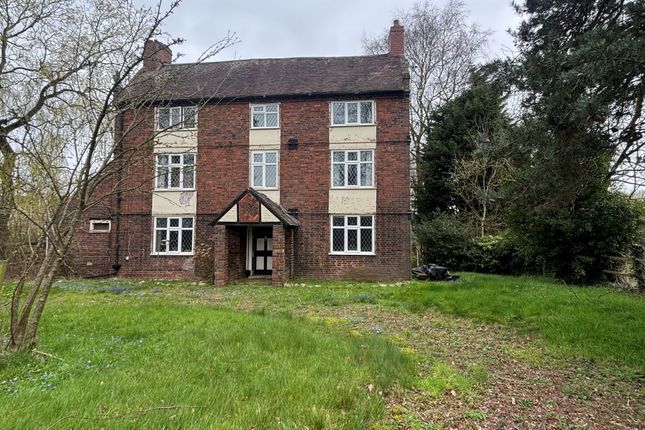 6 bed property, in Black Lees Farm, £360,000