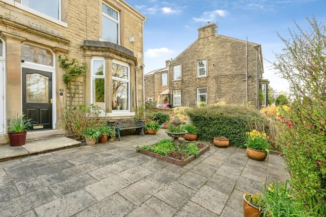 3 bed property, in Brooklands Road, £369,950