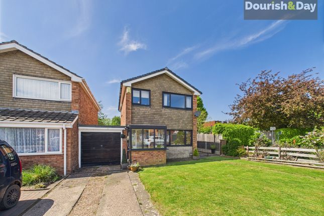 3 bed property, in Bradshaw Way, £250,000