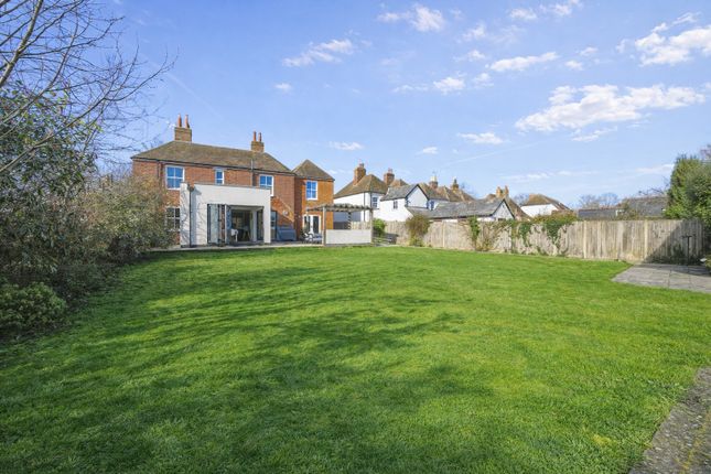 5 bed property, in High Street, £750,000