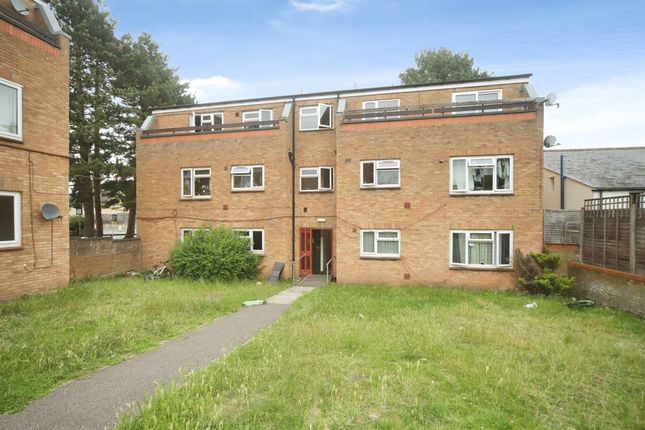 1 bed property, in Kingston Road, £130,000
