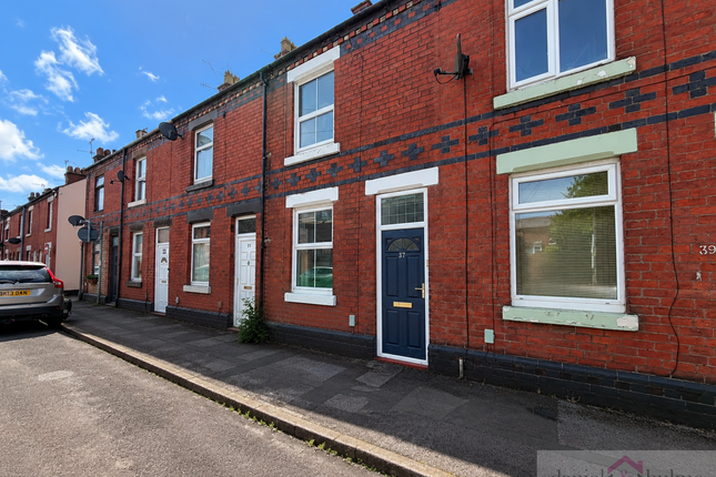2 bed property, in Picton Street, £130,000