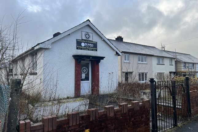 Land, in Dynevor Avenue, £69,000