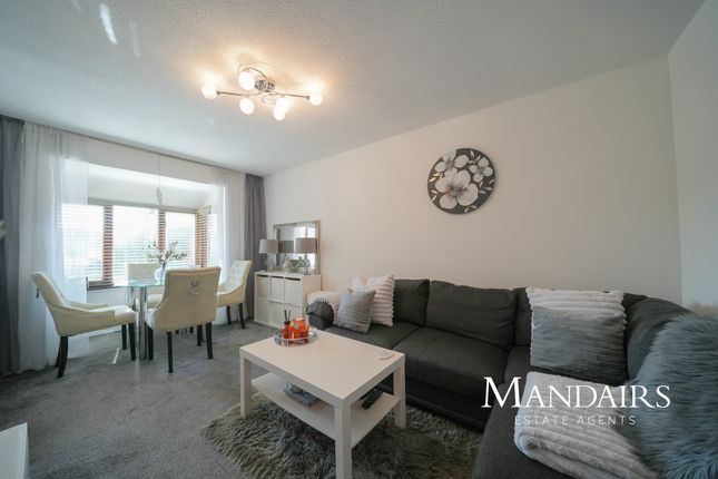 1 bed property, in Phorpres Court, £95,000