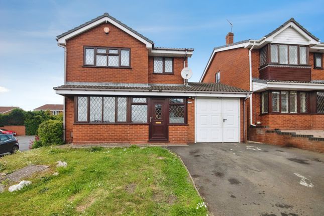 4 bed property, in Brelades Close, £330,000