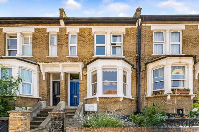 1 bed property, in Vartry Road, £425,000