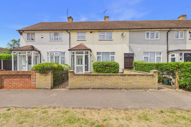 2 bed property, in Daiglen Drive, £325,000