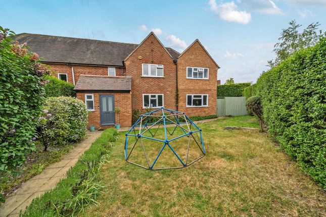 4 bed property, in Park Crescent, £800,000