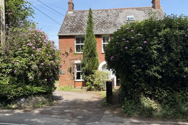4 bed property, in Southampton Road, £495,000
