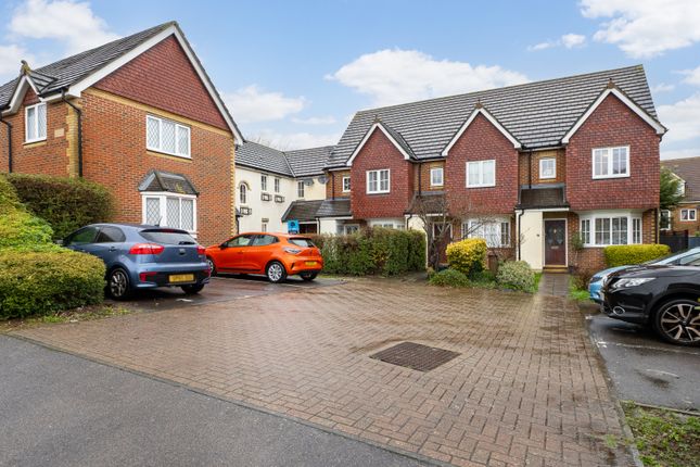 2 bed property, in Cormorant Place, £475,000