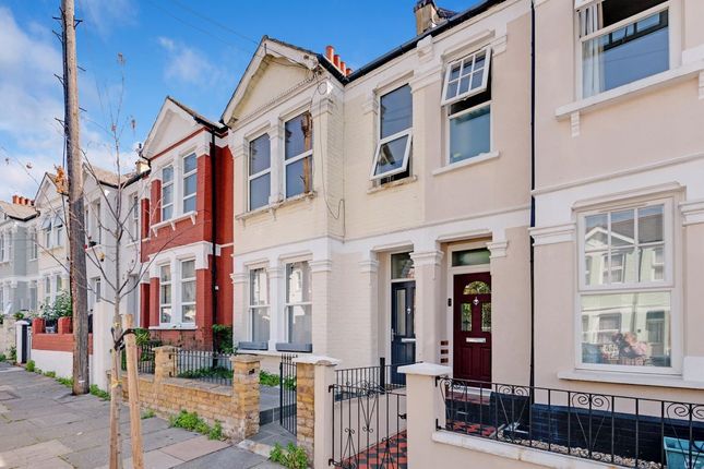 2 bed property, in Berrymead Gardens, £425,000