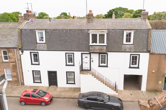 4 bed property, in Baltic Street, £160,000