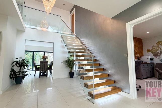 4 bed property, in Stone Street, £1,100,000