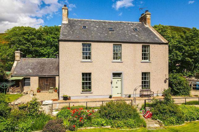 5 bed property, in The Old Manse, £325,000