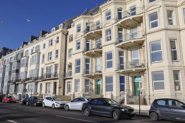 1 bed property, in Eversfield Place, £135,000