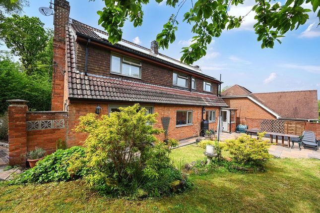 5 bed property, in Faversham Road, £575,000