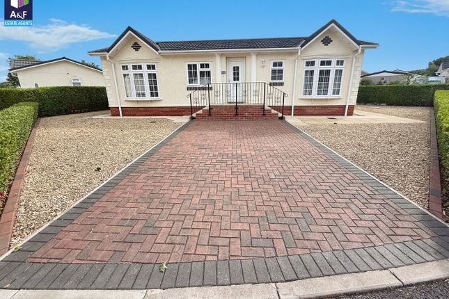 2 bed property, in Chilton Park, £195,000